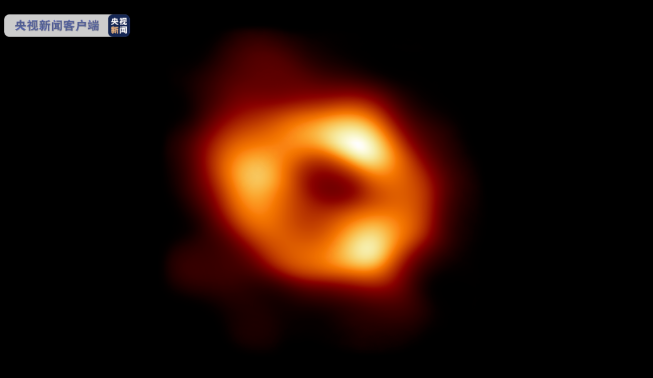 银河系中心黑洞首张照片发布
