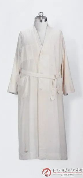 毛泽东主席一件睡衣打了73个补丁，背后故事太感人！