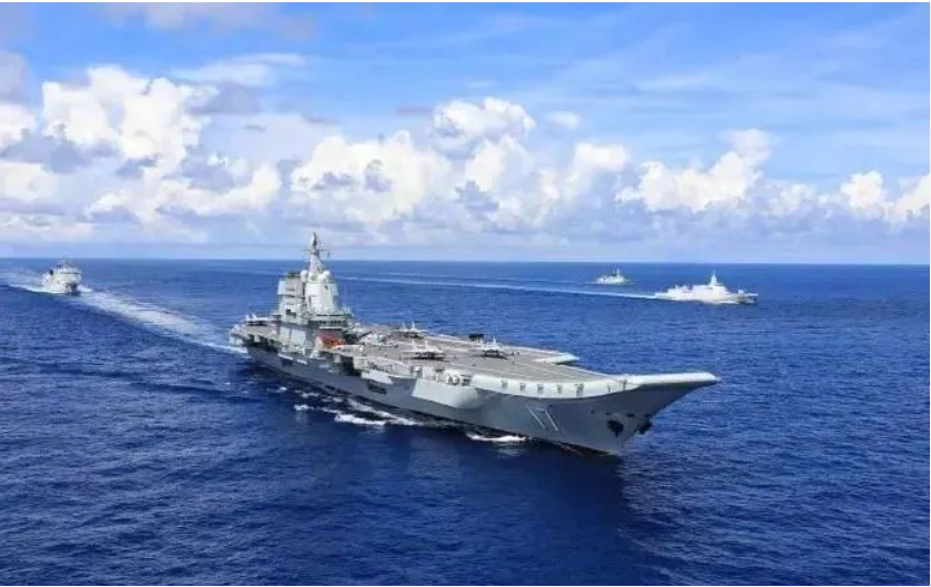 山东舰远海训练遭遇外军无人机