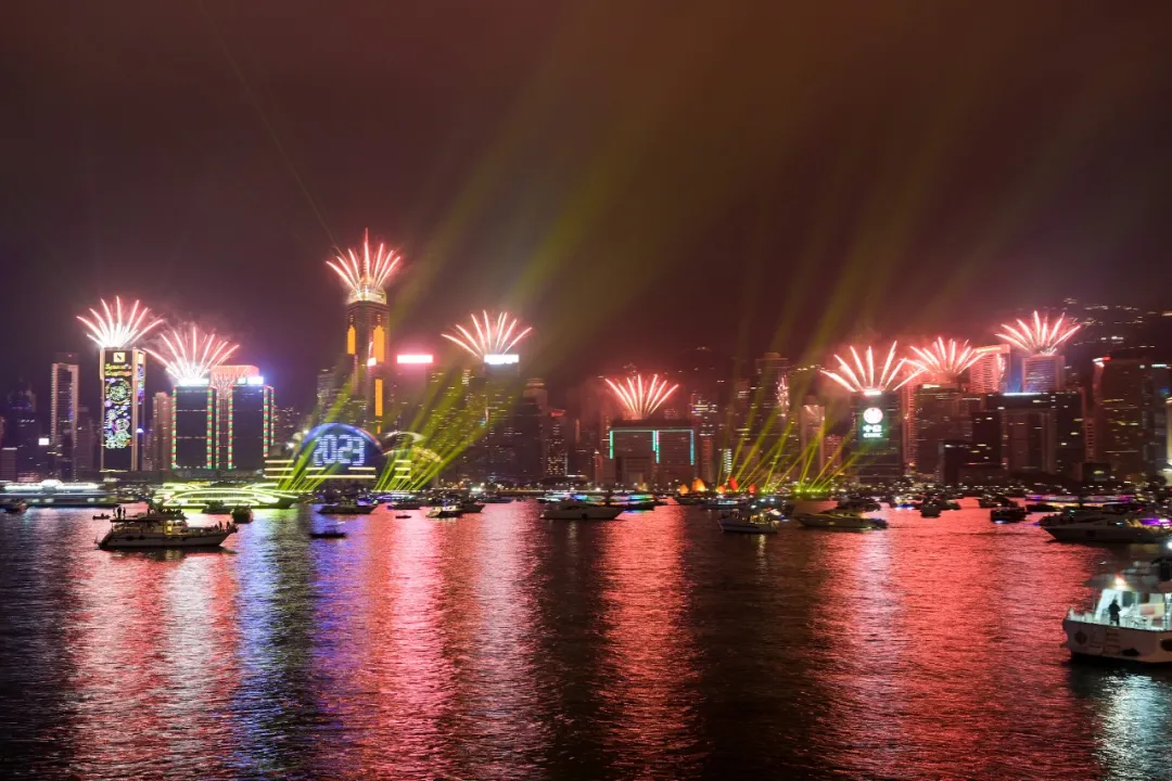 下周六，香港将举行海上烟火表演