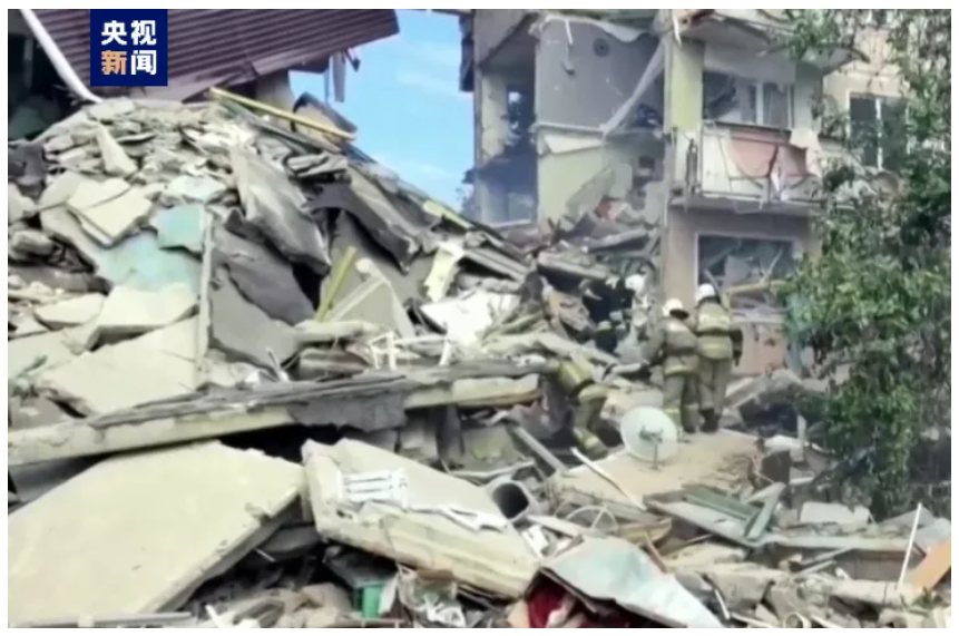 突发！俄一栋住宅楼遭炮击