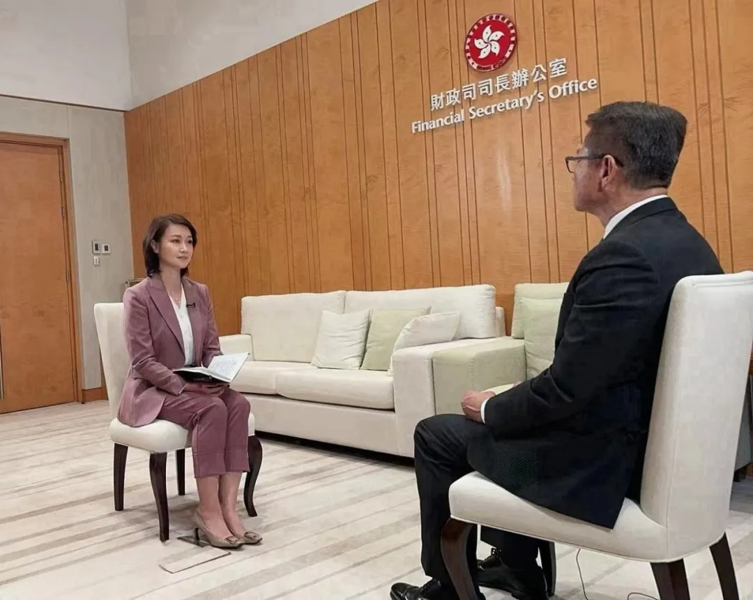 专访陈茂波：稳中求进拼经济 背靠祖国信心足