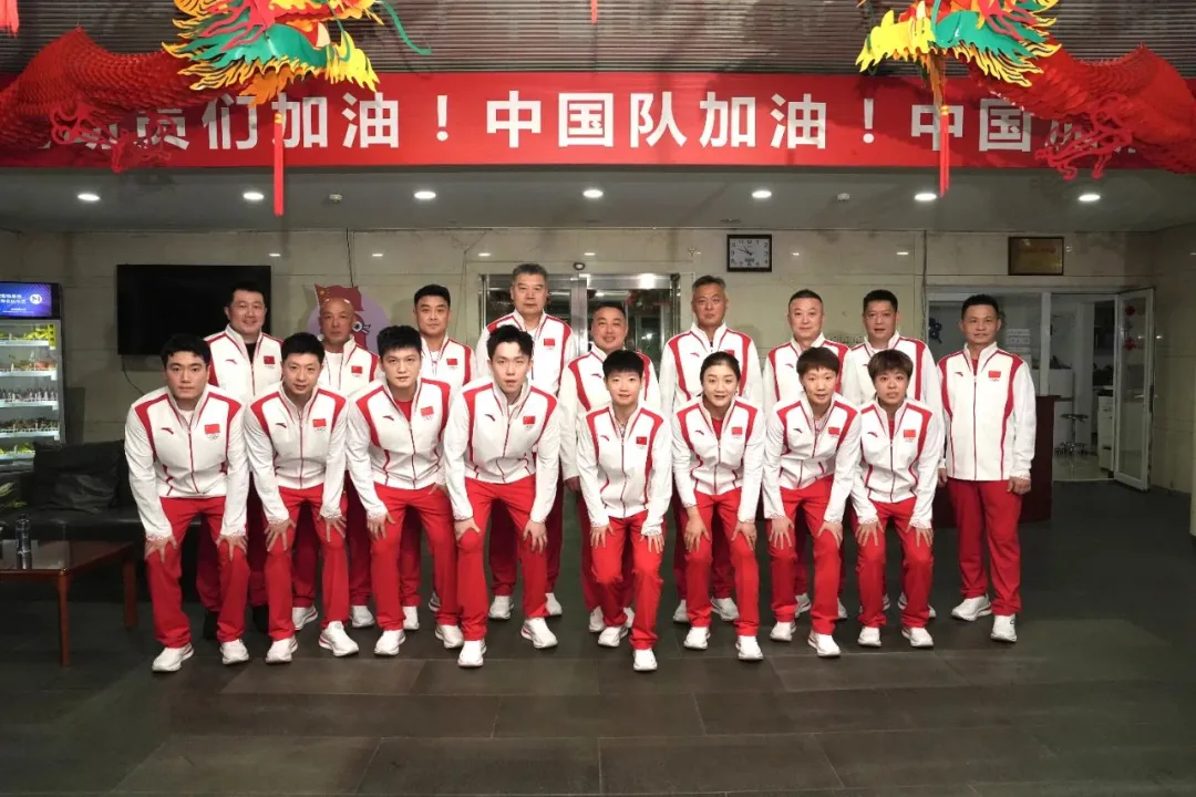 骄傲！五星红旗挂起来了