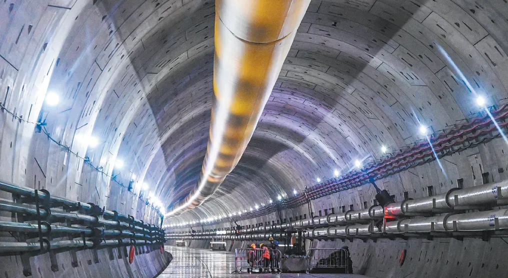 打破世界纪录！中国高铁将在百米海底飞驰