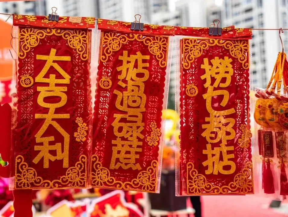 香港小朋友街头挑战对诗，网友：粤语太有韵味