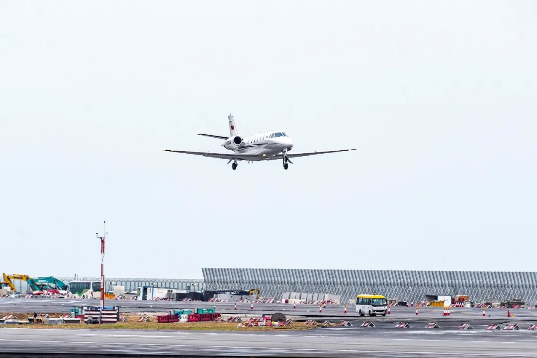 已完成试飞，预计年底前投入运行