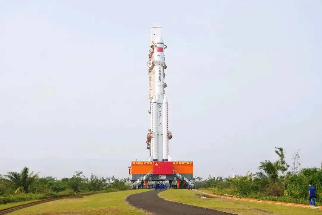 太空快递准备中，还有航天员的生日礼包