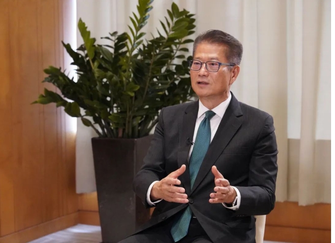 专访陈茂波丨背靠祖国 稳中求进 实现香港更好发展