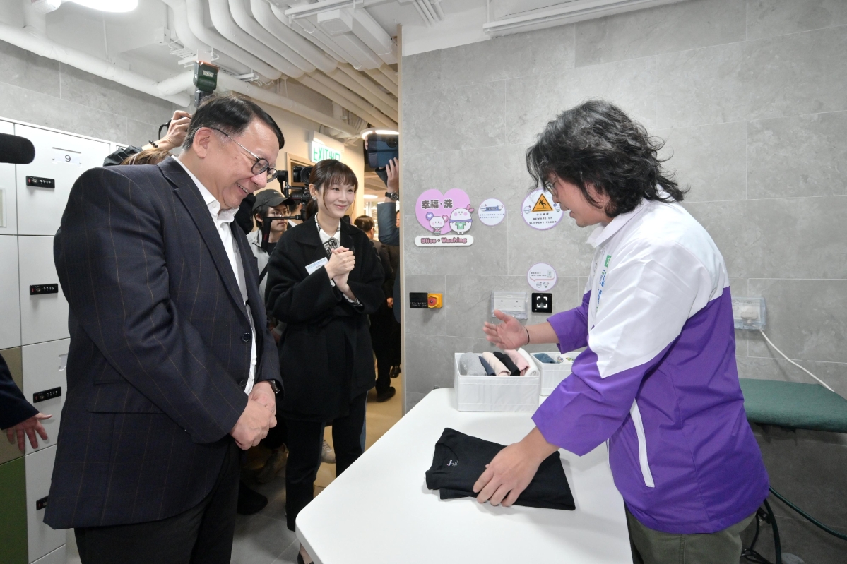 香港筲箕灣社區客廳開幕 2700平方呎服務330劏房戶