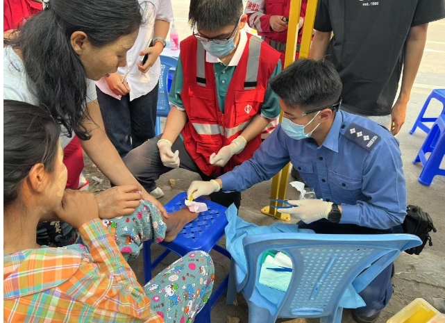 香港特區救援隊參與緬甸災區義診