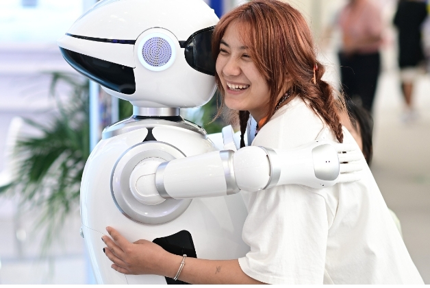 中國景區掀起機器人“陪遊”新模式
