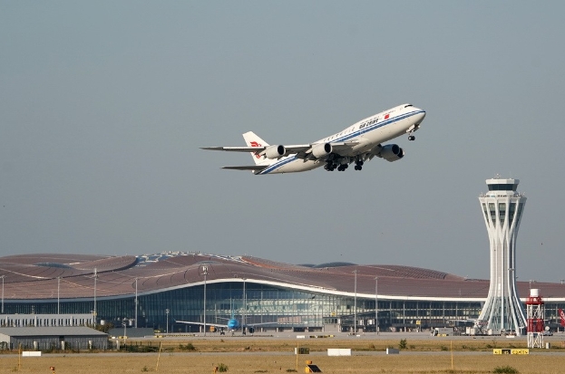 中國民航旅客運輸量今年或超7.7億人次