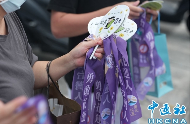 台“大罷免”投票現人潮 趙少康亮票或遭罰