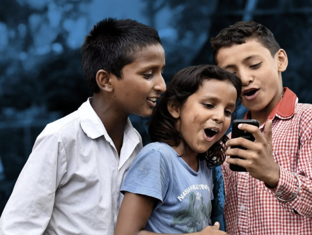 歐洲媒體：移動設備成癮正在毀了孩子