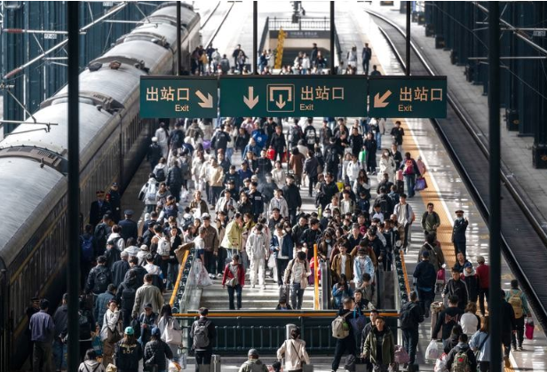 中國“雙節”假第七天 預計鐵路發送旅客1905萬人次