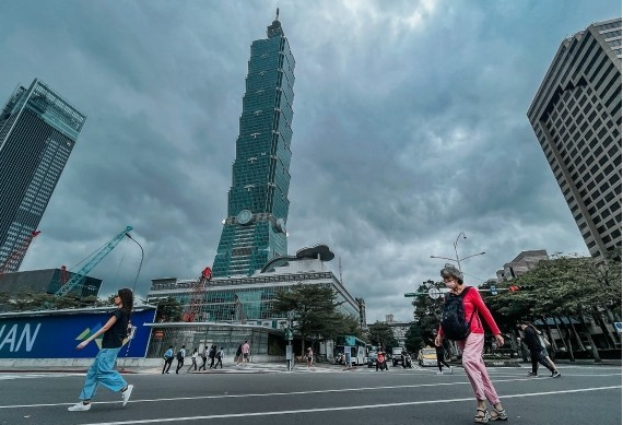 台輿論擔心“台灣被掏空”，綠營竟又甩鍋“認知戰”