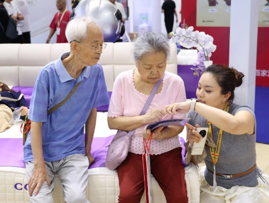內地銀髮經濟消費藍海 “香港服務”具競爭力