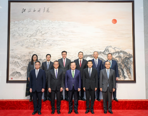 夏寶龍會見香港特區政府財政司司長陳茂波一行